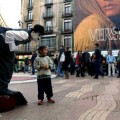 El Ayuntamiento de Barcelona pide certificado de teatro para trabajar en la calle como estatua