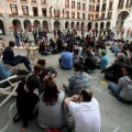 Más de un centenar de descontentos con la clase política 'toman' la Porticada de Santander