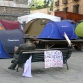 30 personas secundan la '#acampada' y pasan en León su primera noche a la intemperie