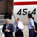 Rubalcaba va a un acto para las primarias del PSOE a bordo de un avión del Ejército