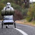 Camina 4000 km a través de Australia vestido de stormtrooper de Star Wars (ENG)