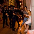 El fotógrafo Daniel Nuevo denuncia a la policía por golpearle tras presenciar una agresión de un agente a una joven