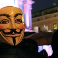 Las máscaras de Anonymous enriquecen al imperio Warner