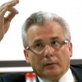 Garzón pide investigar la "actividad delictiva" de las agencias de rating