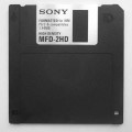 La disquetera 3,5″ de Apple y el ingeniero japonés de Sony escondido en el armario