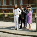Los Beatles antes de cruzar Abbey Road