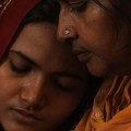 Una familia paquistaní se enfrenta a la comunidad por no matar a su hija, víctima de una violación en grupo [ENG]