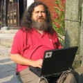 Stallman: "No me alegra que Steve Jobs haya muerto, pero sí que ya no esté"