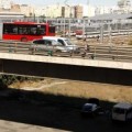 Hallan muerto a un motorista en Valencia cinco horas después de pedir auxilio