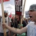 Miles de personas protestan en Londres contra la reforma sanitaria