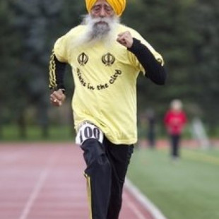 Un hombre de 100 años completa la maratón de Toronto