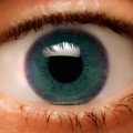 Una operación láser permitiría convertir los ojos marrones en azules [ENG]