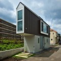 Un japonés transforma un espacio minúsculo en un caserio [PORTUG]