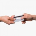 Los comerciantes exigen eliminar las comisiones por el pago con tarjeta