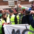 Unos 500 mossos cortan Les Corts por los recortes