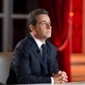 Sarkozy se dispone a subir el IVA y permitir a las empresas bajar los salarios