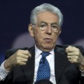 El primer ministro italiano, Mario Monti, afirma que es "aburrido" tener un trabajo fijo para toda la vida