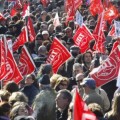 Miles de personas salen a la calle en 57 ciudades contra la reforma laboral del PP