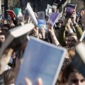 Cerca de 3.000 personas protestan en Génova frente a la sede del PP