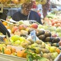 La "Unió" abre una verdulería y frutería en el centro de Valencia para vender sin intermediarios