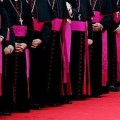 La iglesia católica dejará de financiar organización de ayuda a “sin techo” porque su directora apoya el matrimonio gay