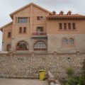 La alcaldesa de Novelda plantea ceder el ecoalbergue de La Mola al Obispado tras una inversión de 780.000 € municipales