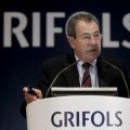 Grifols pide que se permita vender plasma como un ingreso extra para parados