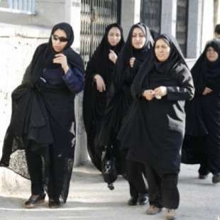 Así se visten las mujeres iraníes