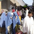 Al menos 150 niñas envenenadas por los talibanes por ir a la escuela en Afganistán