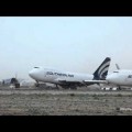 Un 747 en condiciones de viento extremo: casi, casi «despega» (¡y no debería!)