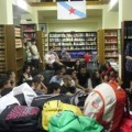Desalojo violento de los estudiantes encerrados en la biblioteca de Ourense