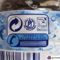 ¿Es peligroso rellenar las botellas de agua mineral?