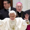 La misteriosa desaparición del "ingeniero" del papa, el tesorero de los secretos vaticanos