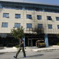 Grecia: Hombres armados incendian la sede de Microsoft