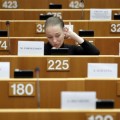 Los eurodiputados españoles siguen volando en clase 'business' para trayectos de dos horas