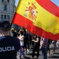 Sectores de funcionarios amenazan con parar España en septiembre con un paro de un mes