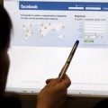 El juez anula el despido de una trabajadora cesada tras un comentario en Facebook