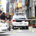 Policia de New York dispara 7 tiros a bocajarro a sospechoso en plena calle [ENG]