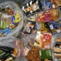 Terapia de choque para obligar a todos los supermercados a donar la comida sobrante