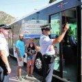 Una pareja se amotina y evita que salga un autobús en Torreagüera