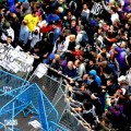 La Policía carga contra las miles de personas que rodean el Congreso de los Diputados en el 25S