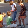 Una ordenanza municipal permite multar a un niño con 750 euros por jugar en la calle