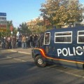 Cinco furgones y el jefe superior de la Policía ponen paz en la sede de Telemadrid