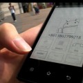 Un teléfono android con pantalla de tinta electrónica, una semana de autonomía y 70 gr de peso