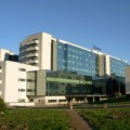 Pacientes de cáncer alertan de que el hospital de Santiago les retrasa el tratamiento por ser caro