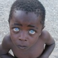 El niño con los ojos de zafiro (Eng)