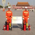 ¿La vista más escalofriante de China? Colocan a bomberos en la plaza de Tiananmen para evitar más inmolaciones