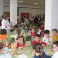 Crean una plaza de comedor escolar para un hijo de un alto cargo de la Xunta