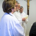 El Sergas (Servizo Galego de Saúde) gasta 50.000 euros al mes en sacerdotes