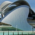 El Palau de les Arts, de Santiago Calatrava, se desconcha